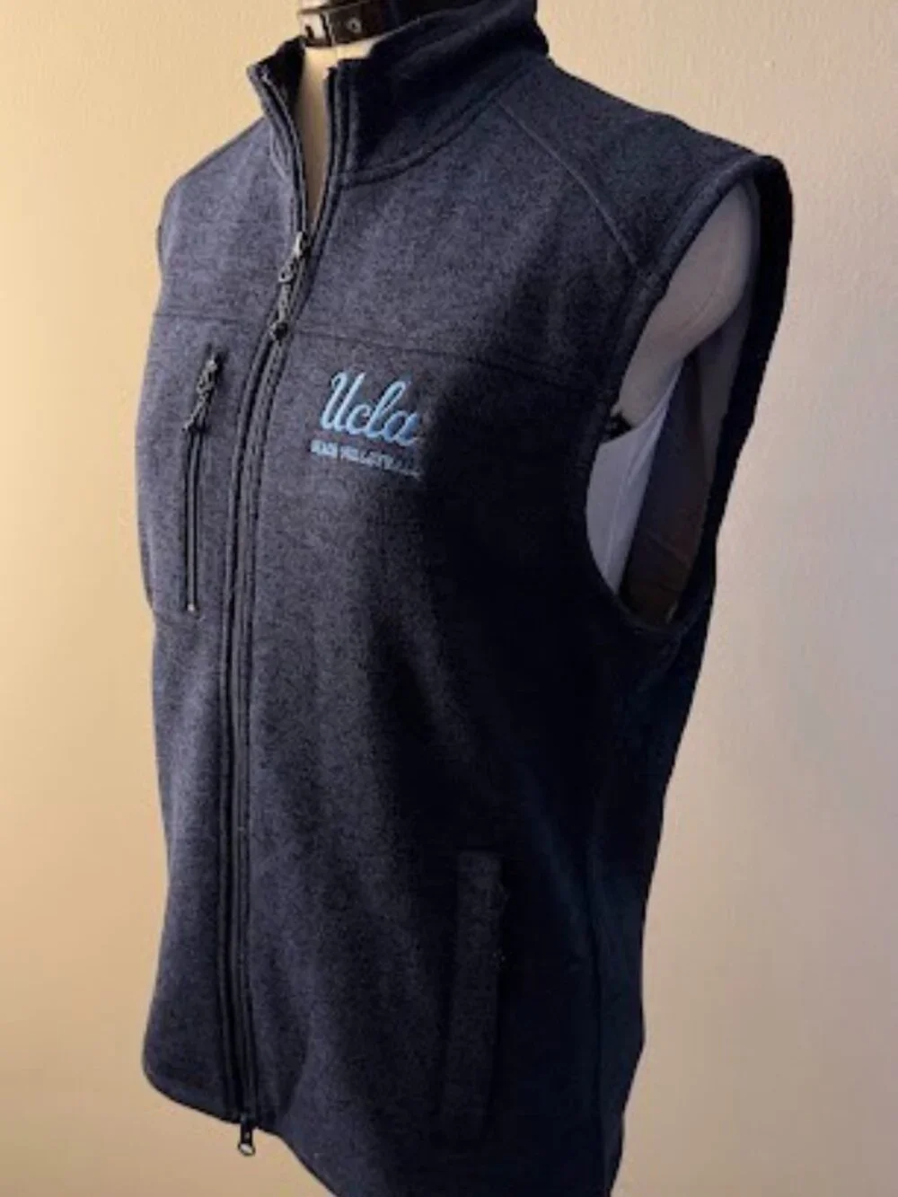 UCLA Simply Southern Vest Mens Small Blue Sleeveless Front Pockets Full Zip Out